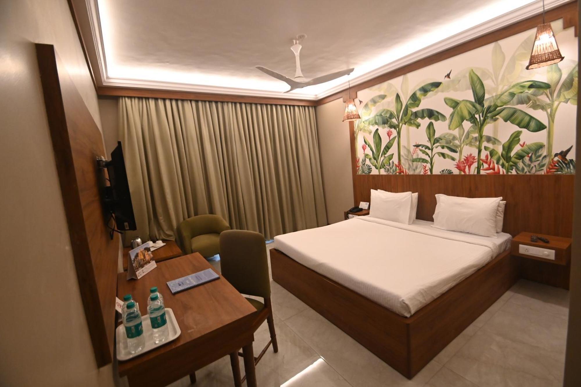 Rns Residency Sea View Hotel Māvalli Buitenkant foto